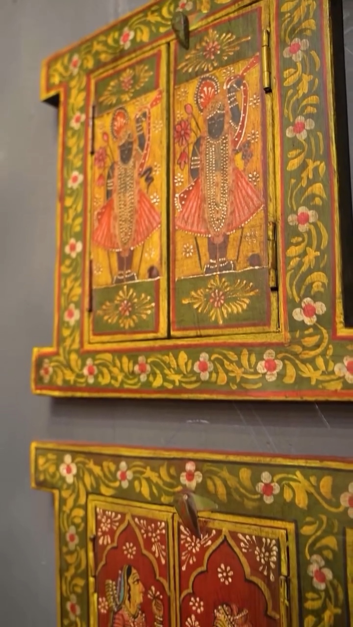 Hand-painted vintage wooden panels from India Vintage